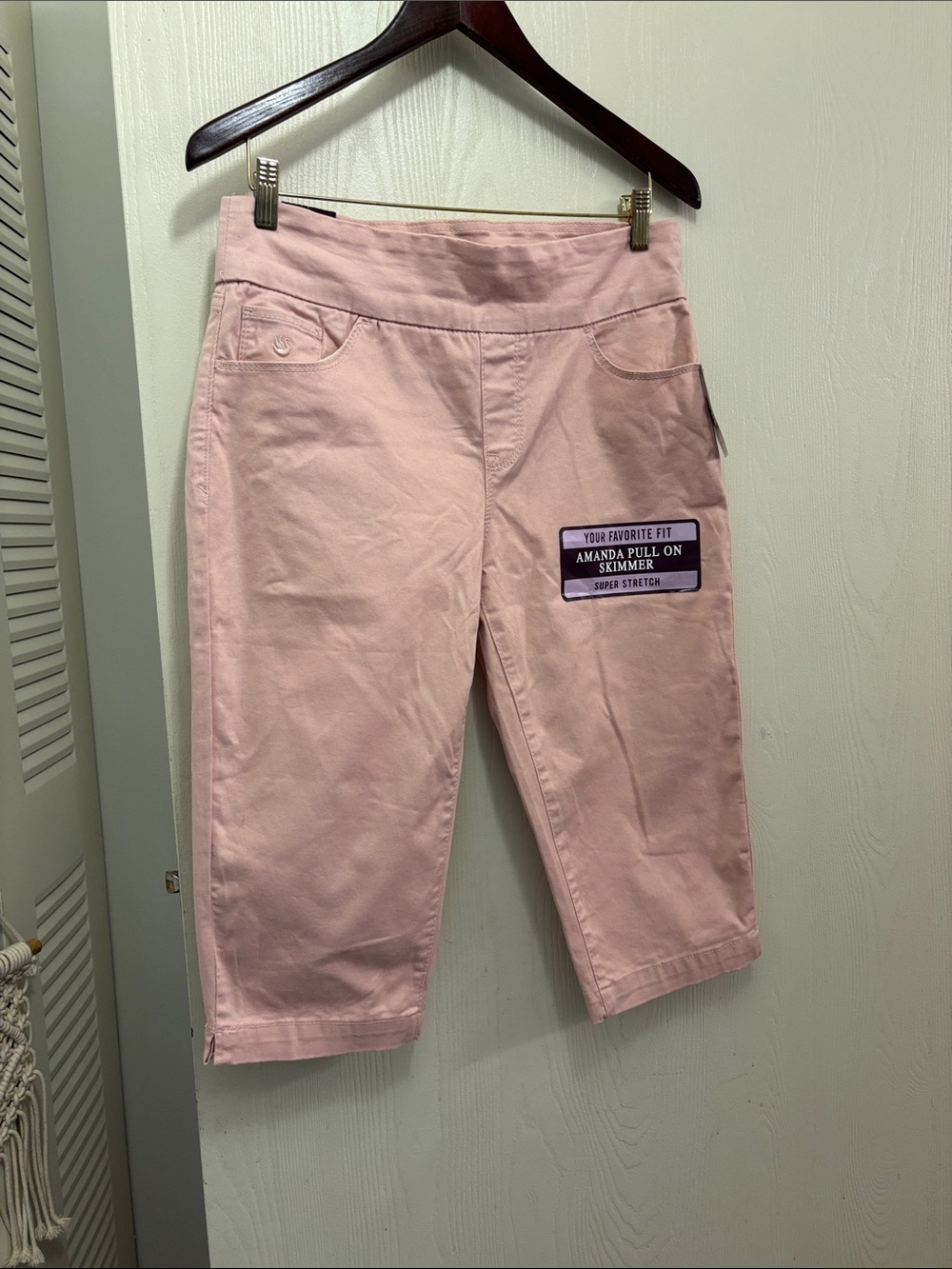 Gloria Vanderbilt Amanda Pull-On Bermuda Shorts in Light Pink